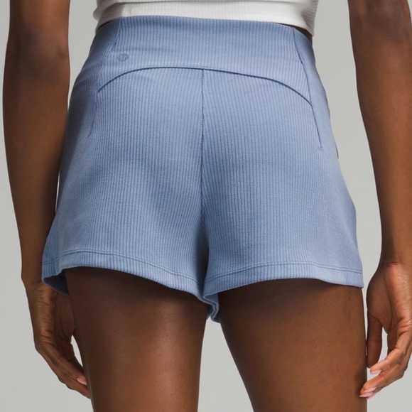 NWOT Lululemon Ribbed Softstreme High-Rise Short 2" Oasis Blue (Size 4) - Picture 2 of 6